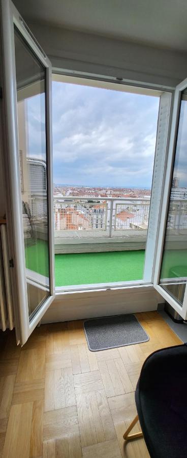Plein Sud Terrasse Climatisation Garage Netflix Apartment Lyon Bagian luar foto